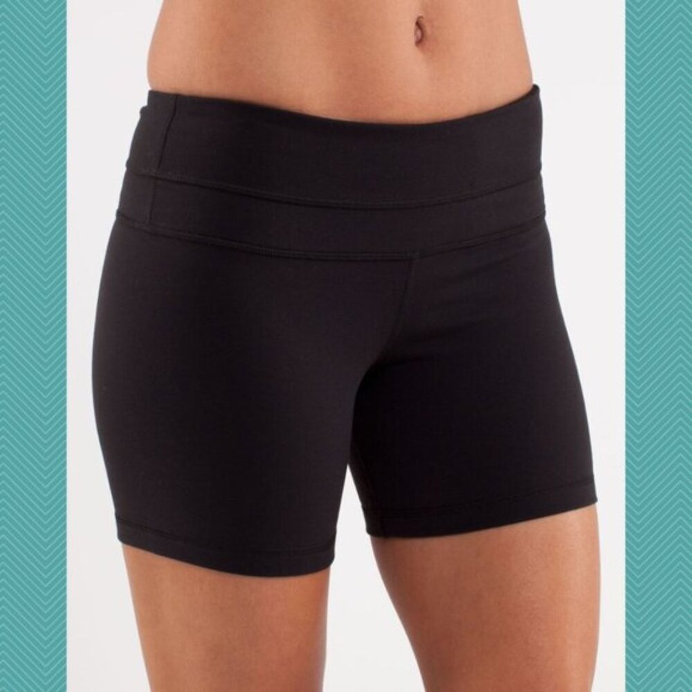 Lululemon Black Quilted Luon Mid Rise Groove Shorts